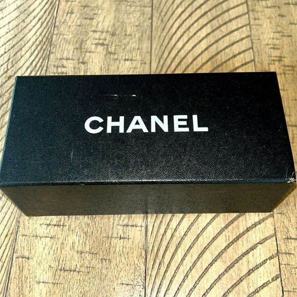Chanel 🇫🇷 Box 📦 for your closet or drawer. - Picture 1 of 17